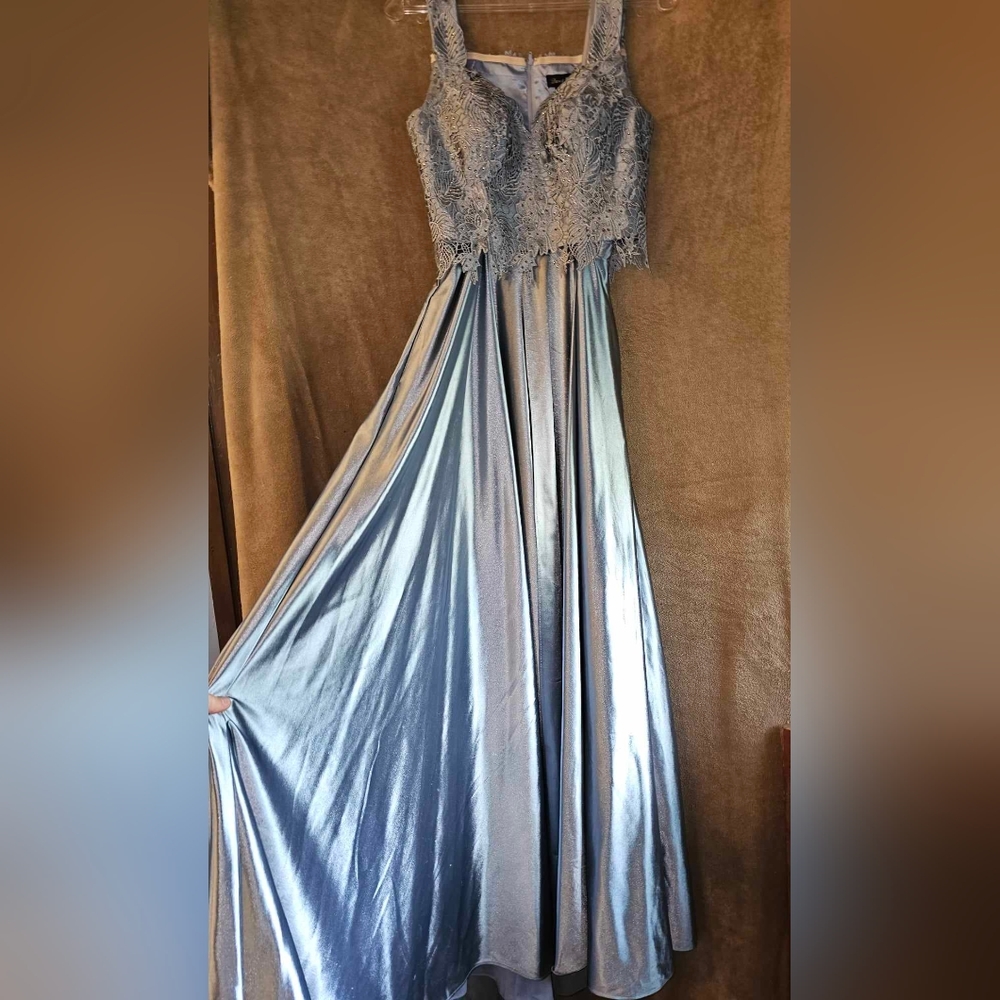 Prom Dress - Picture 2 of 3